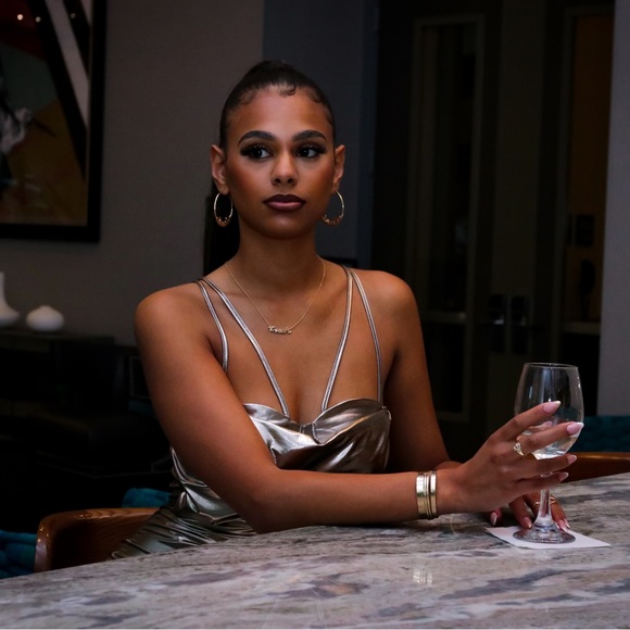 Meet your Posher, Bianca - Picture 2 of 4